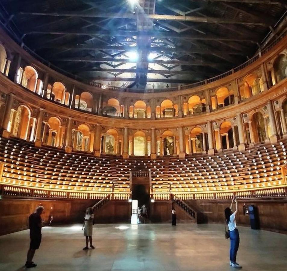 Parma Borgo Antico I I I Free Privat Parking Apartman Kültér fotó